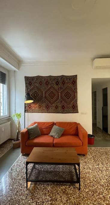 Cozy Apartment Near The Colosseum Rome Buitenkant foto