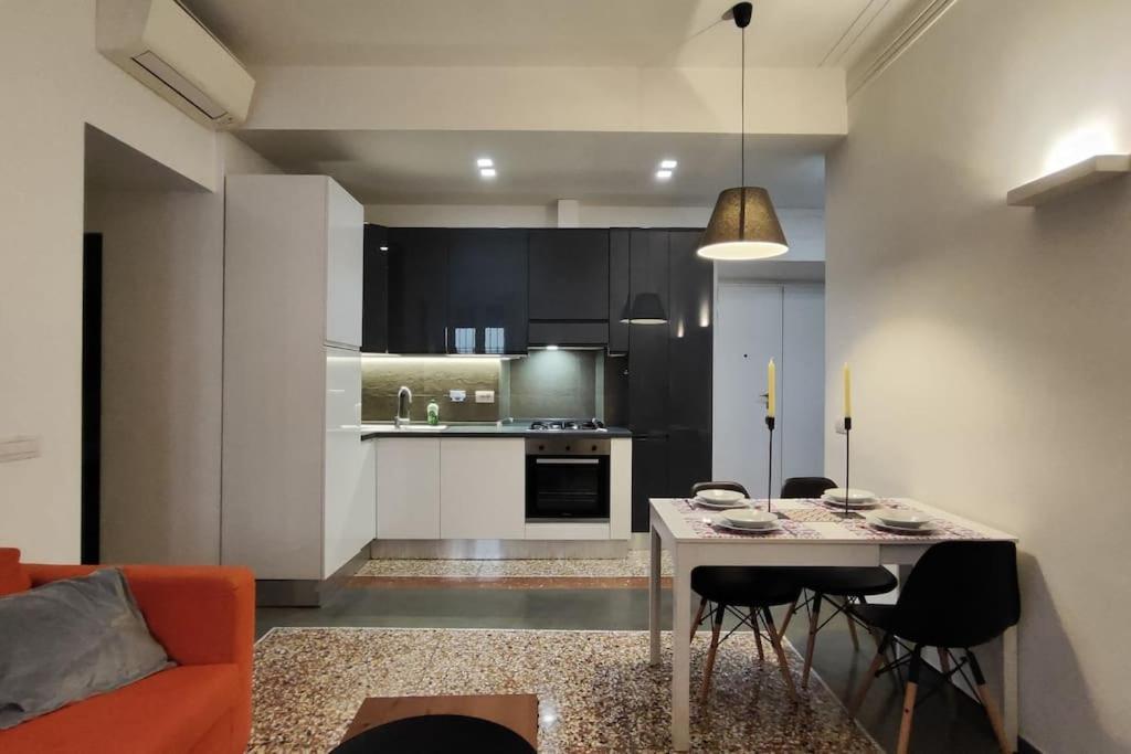 Cozy Apartment Near The Colosseum Rome Buitenkant foto