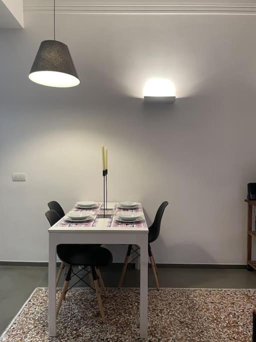 Cozy Apartment Near The Colosseum Rome Buitenkant foto